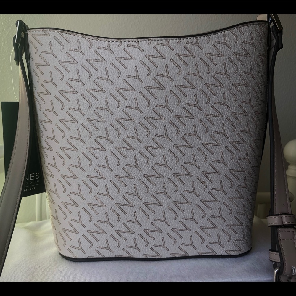 BAG HAS SOLD ON SEPARATE APP - Picture 3 of 5